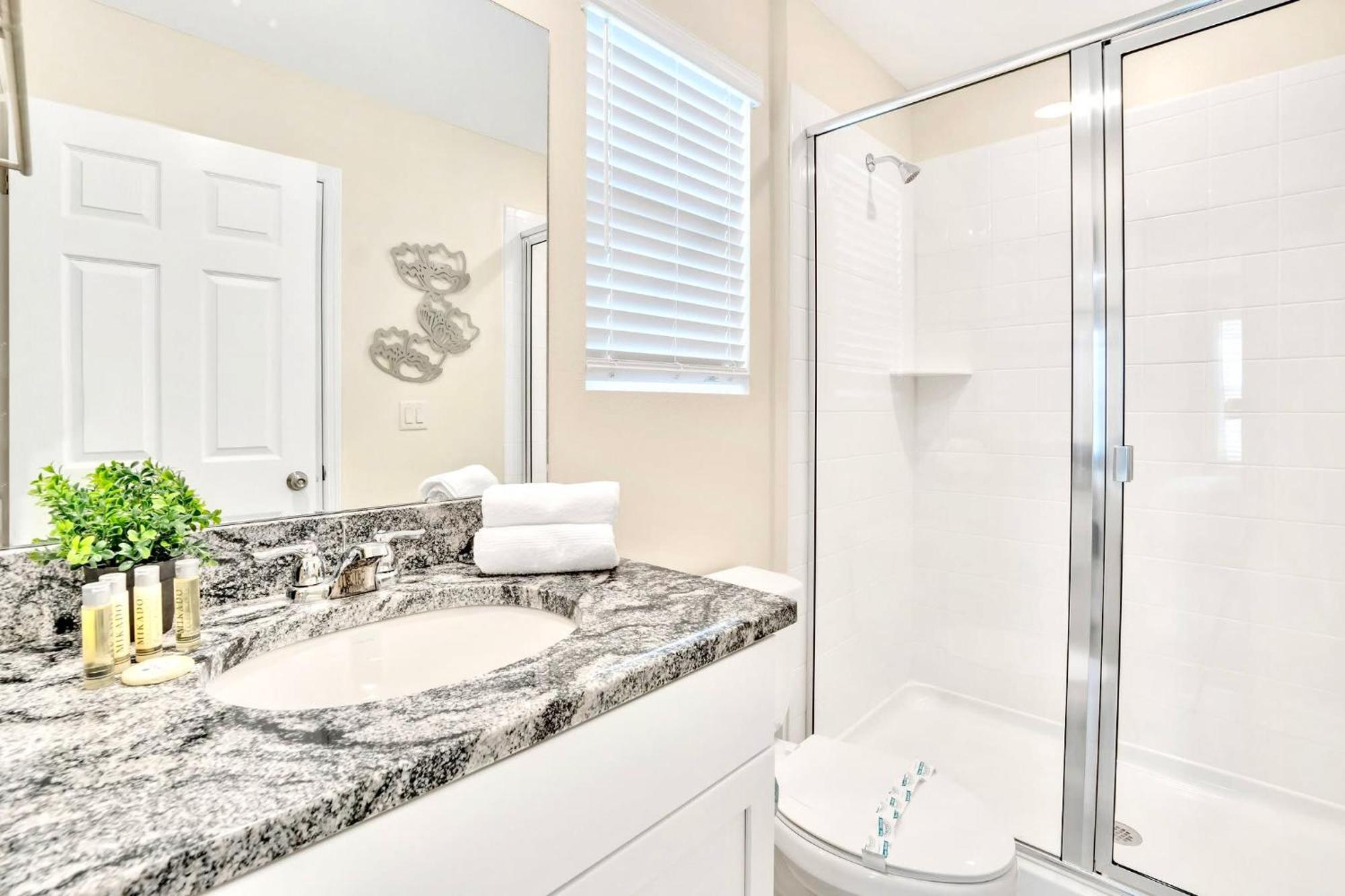 Stunning Rare Lake Front 7Br Holiday Home - Sleeps 14 - Pool, Hot Tub, & Games! Orlando Exteriör bild