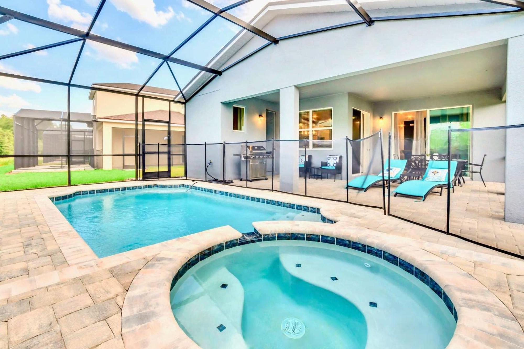 Stunning Rare Lake Front 7Br Holiday Home - Sleeps 14 - Pool, Hot Tub, & Games! Orlando Exteriör bild
